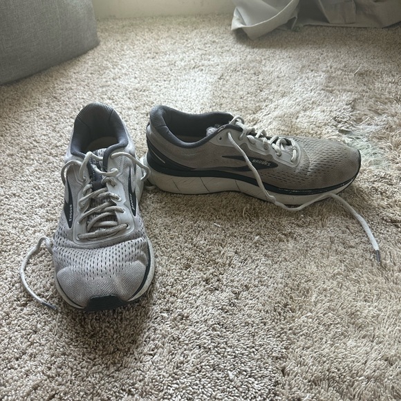 Grey Brooks trace 1 shoes size 10 - Picture 1 of 6
